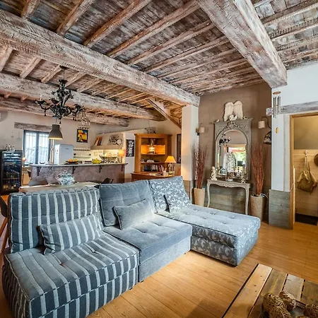Charming House With Intimate Garden & Plunge Pool Sleeps 6 Nyaraló *