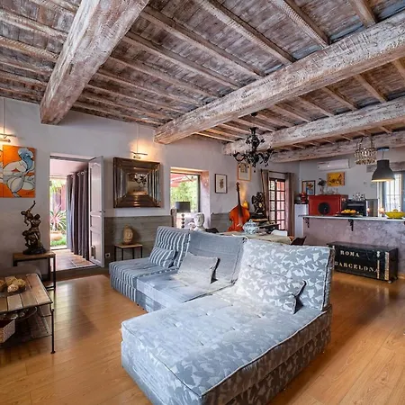 Charming House With Intimate Garden & Plunge Pool Sleeps 6