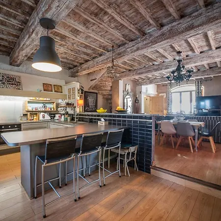 Nyaraló Charming House With Intimate Garden & Plunge Pool Sleeps 6 *