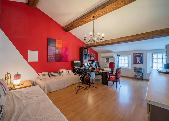 Maison En Pierre Jardin&bassin Saleilles