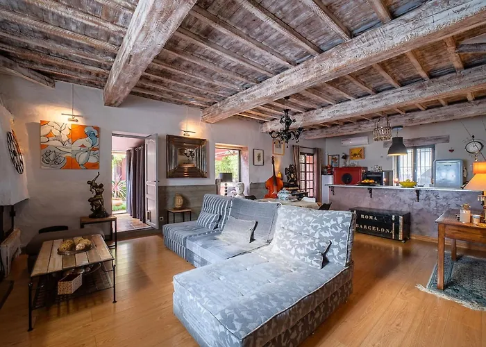 Charming House With Intimate Garden & Plunge Pool Sleeps 6