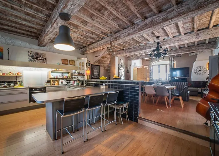 Nyaraló Charming House With Intimate Garden & Plunge Pool Sleeps 6 *