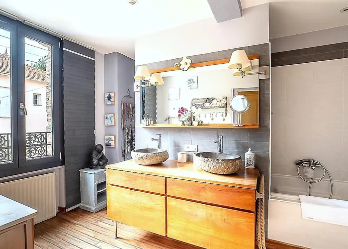 Charming House With Intimate Garden & Plunge Pool Sleeps 6